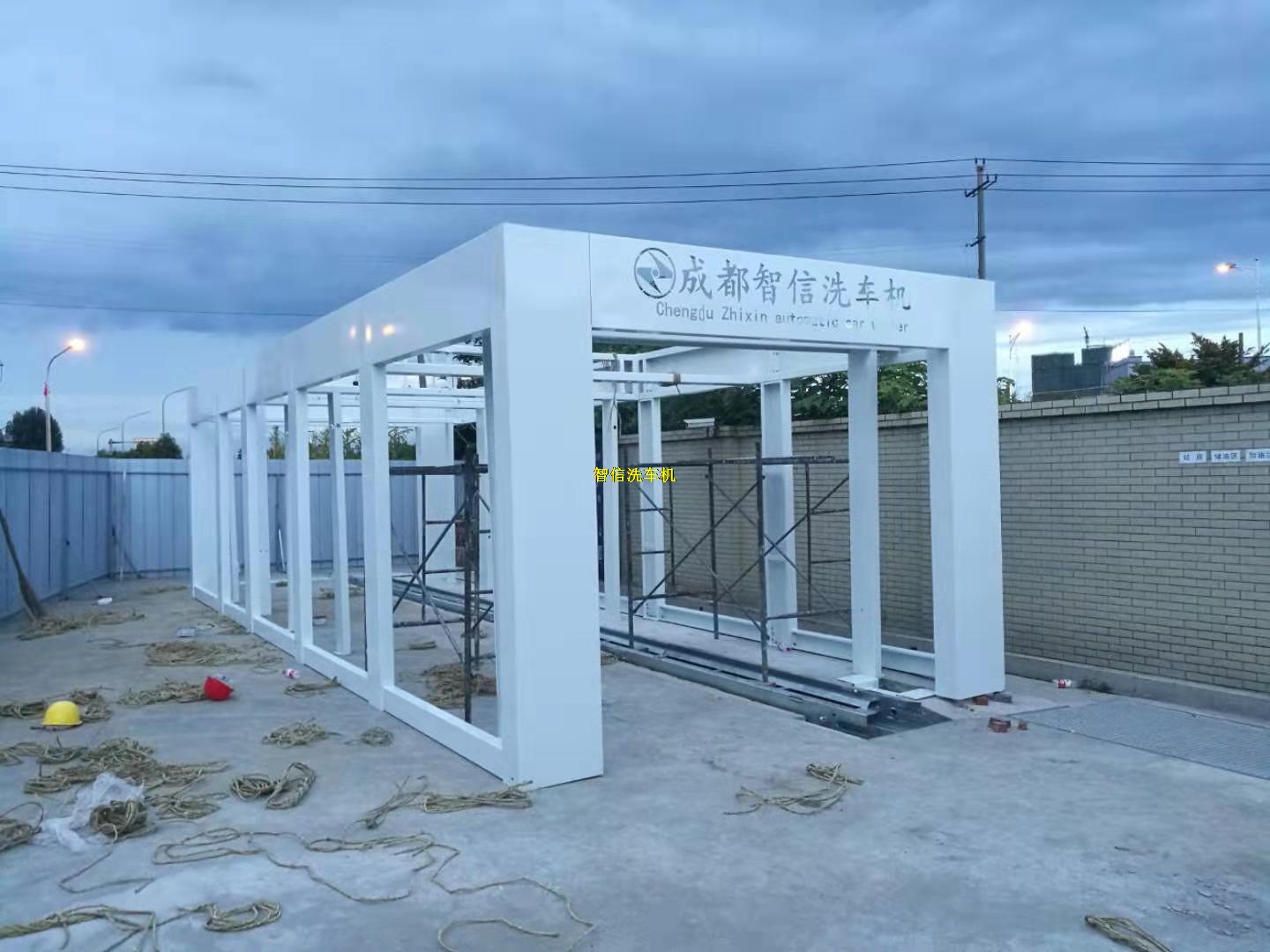 溫江國(guó)色天香停機(jī)車(chē)場(chǎng)全自動(dòng)洗車(chē)機(jī)安裝完成